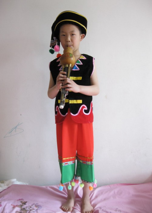 男孩儿童表演服装 少数民族壮族佤族彝族瑶族苗族舞蹈