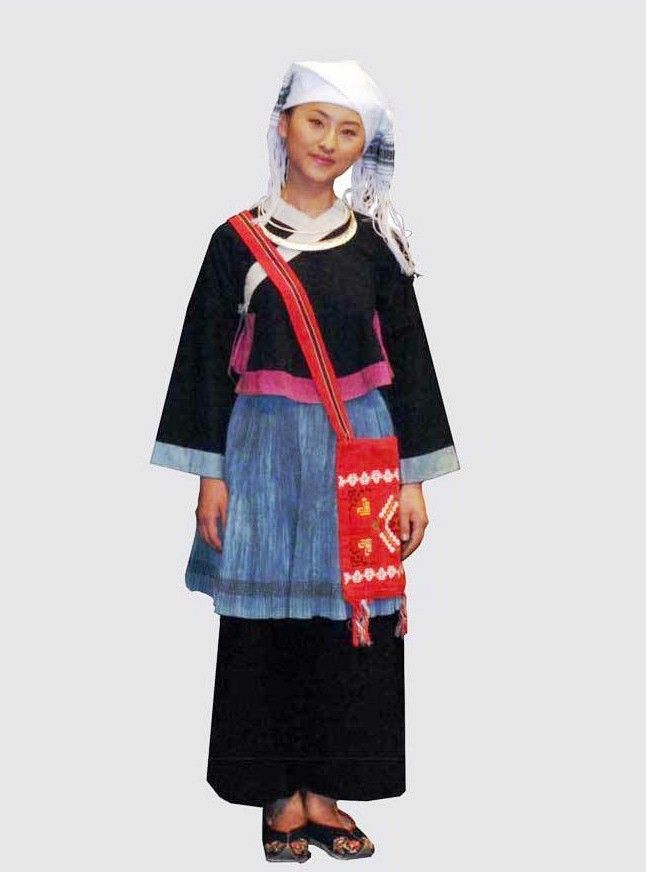 壮族服饰3 相关词条: 壮族服饰服装设计装饰品黑壮黑壮服饰