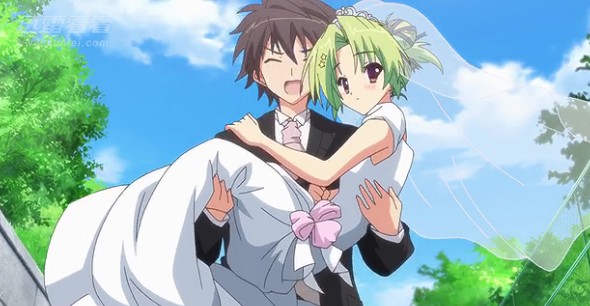 有集中参加换装跑步比赛,男生换成西装,女生换成婚纱跑步,脚扭了