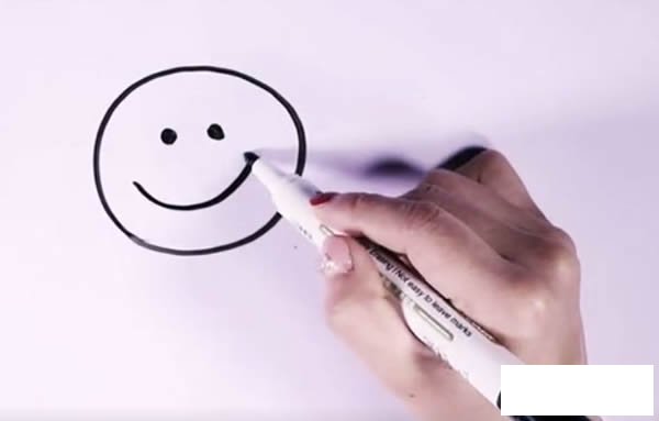 采蜜的小蜜蜂简笔画