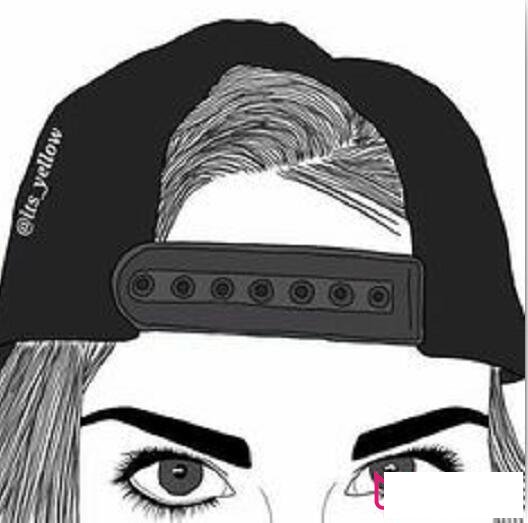 反戴棒球帽的少女